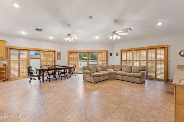 37612 N 15TH Avenue, Phoenix, AZ 85086