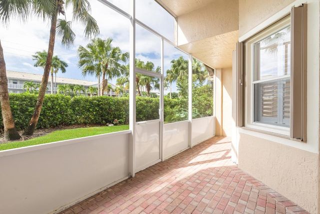 248 Palm Circle, Atlantis, FL 33462