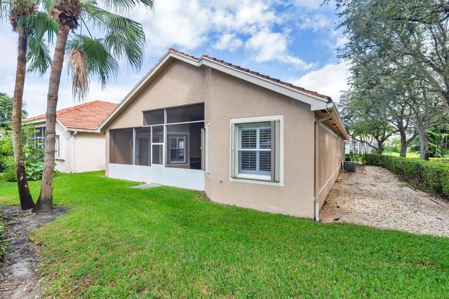 248 Palm Circle, Atlantis, FL 33462