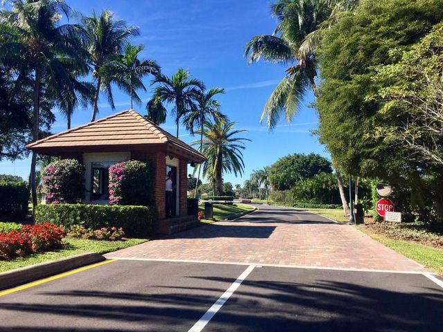 248 Palm Circle, Atlantis, FL 33462