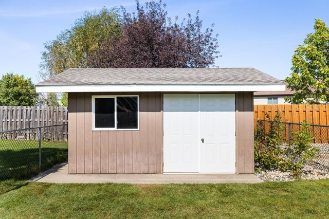 3353 30th Avenue S, Fargo, ND 58103