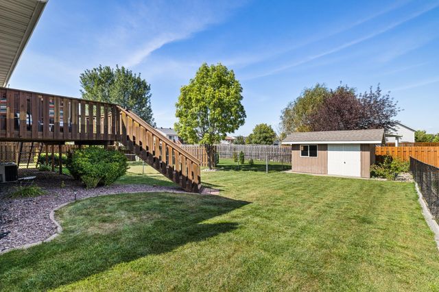 3353 30th Avenue S, Fargo, ND 58103