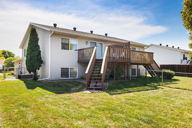 3353 30th Avenue S, Fargo, ND 58103