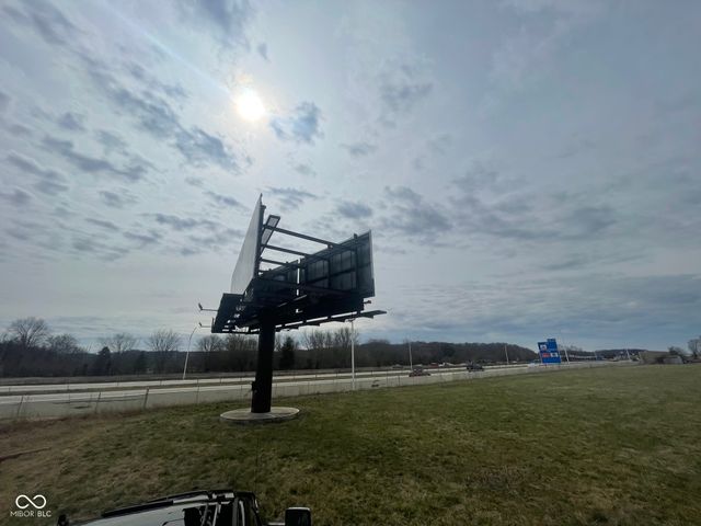 1 Pine Drive, Martinsville, IN 46151