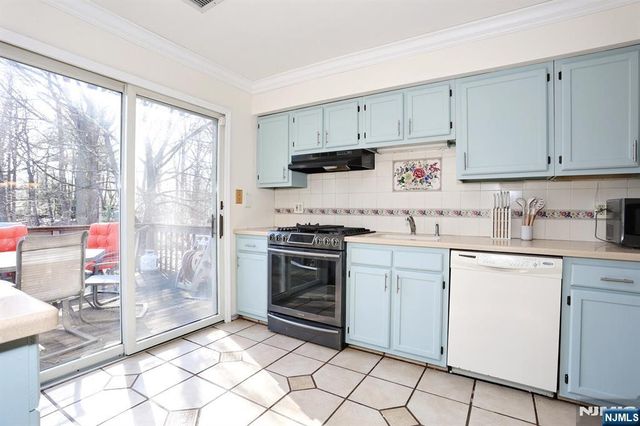 173 Willowdale Avenue, Montclair, NJ 07042