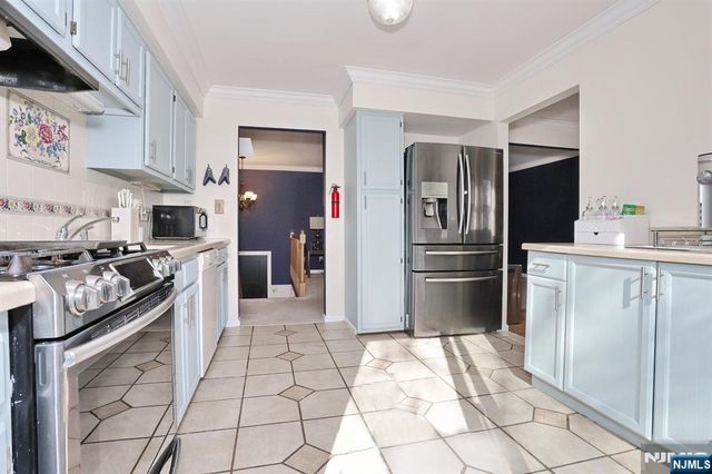 173 Willowdale Avenue, Montclair, NJ 07042