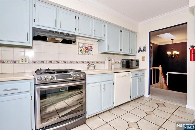 173 Willowdale Avenue, Montclair, NJ 07042