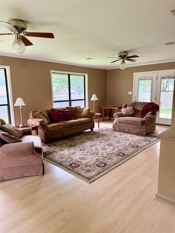 1202 RED OAK, Ennis, TX 75119