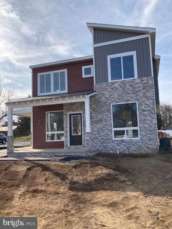 711 SNAPP STREET, Martinsburg, WV 25401