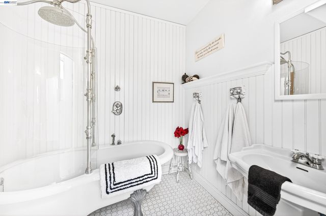 10700 Foothill Rd, Sunol, CA 94586