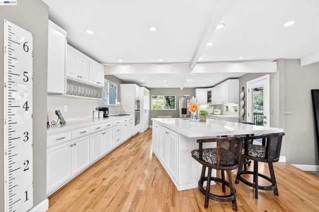 10700 Foothill Rd, Sunol, CA 94586