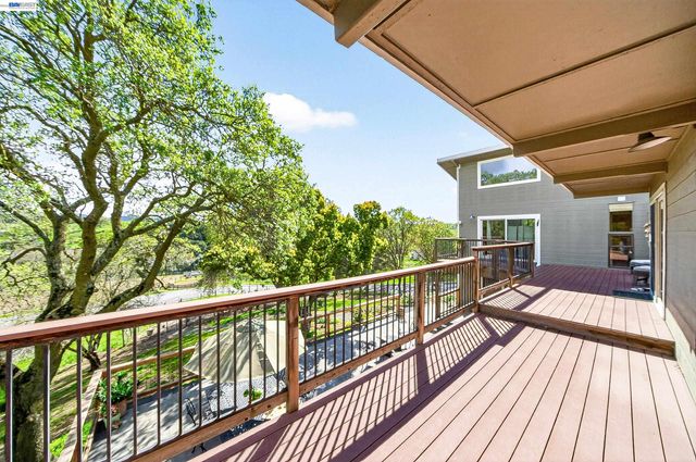 10700 Foothill Rd, Sunol, CA 94586