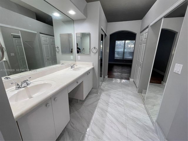 5263 SW 34th Way 5263, Hollywood, FL 33312