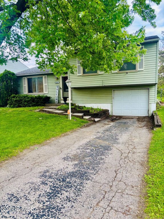 4833 Catalina Drive, Toledo, OH 43615
