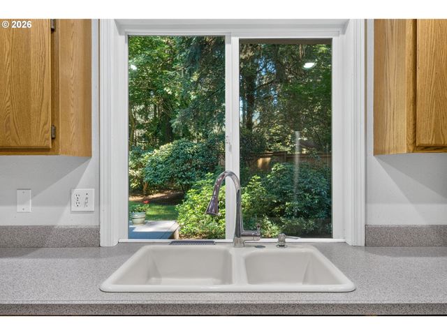18761 INDIAN CREEK Way, Lake Oswego, OR 97035