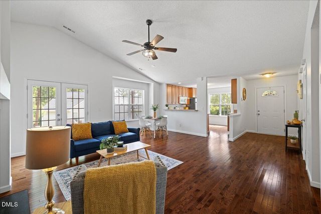 105 Hornholly Way, Holly Springs, NC 27540