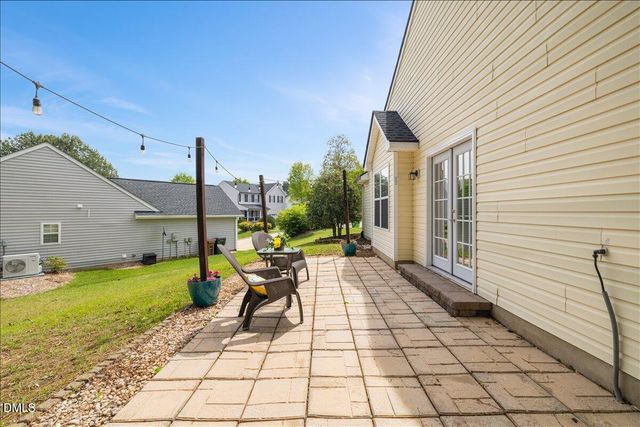 105 Hornholly Way, Holly Springs, NC 27540