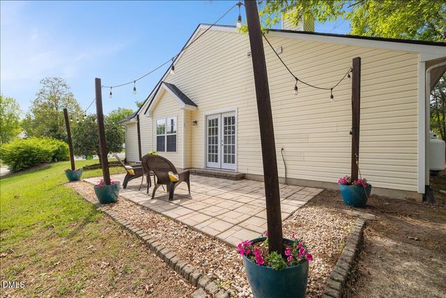 105 Hornholly Way, Holly Springs, NC 27540