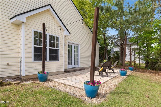 105 Hornholly Way, Holly Springs, NC 27540