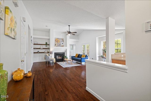 105 Hornholly Way, Holly Springs, NC 27540