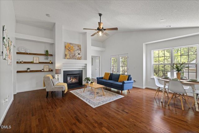 105 Hornholly Way, Holly Springs, NC 27540