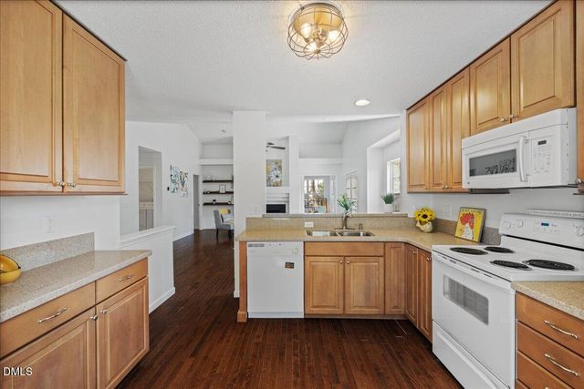 105 Hornholly Way, Holly Springs, NC 27540