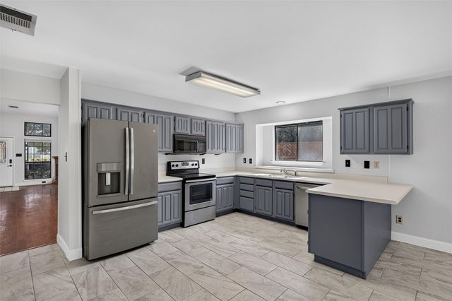 978 Downey Drive, Lewisville, TX 75067