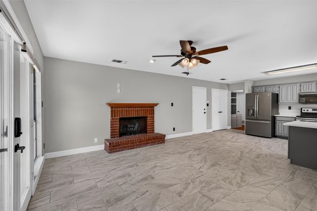 978 Downey Drive, Lewisville, TX 75067
