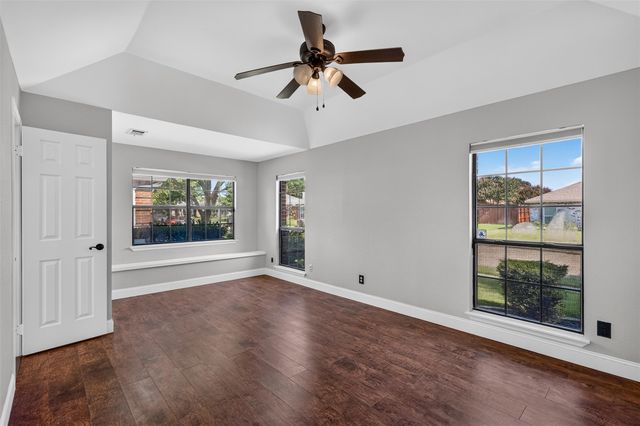978 Downey Drive, Lewisville, TX 75067
