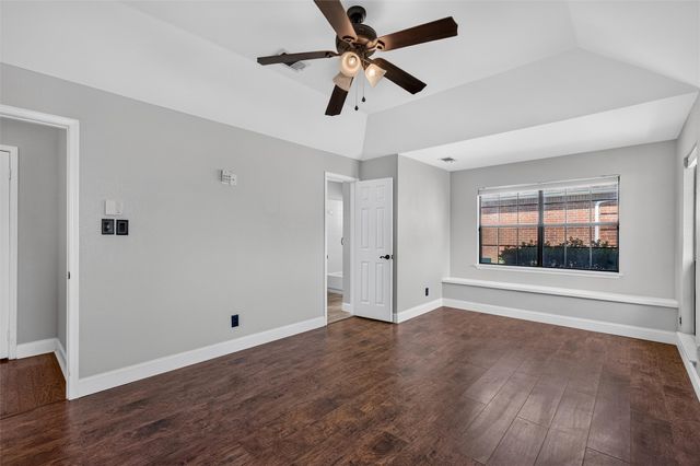 978 Downey Drive, Lewisville, TX 75067