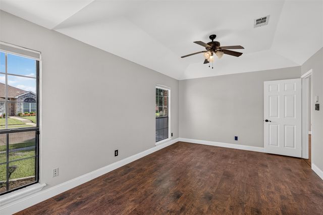 978 Downey Drive, Lewisville, TX 75067