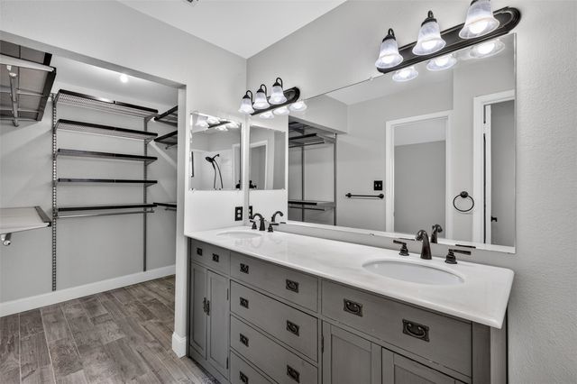 978 Downey Drive, Lewisville, TX 75067