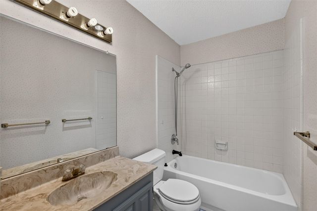 978 Downey Drive, Lewisville, TX 75067
