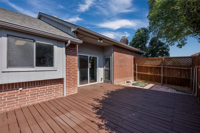 978 Downey Drive, Lewisville, TX 75067
