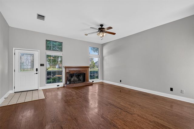 978 Downey Drive, Lewisville, TX 75067