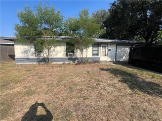 4609 Mokry Dr, Corpus Christi, TX 78415