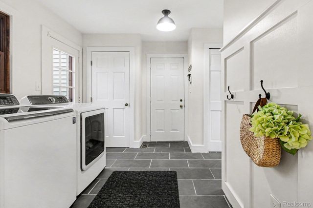 6419 Appleridge Road, Salem Township, MI 48170