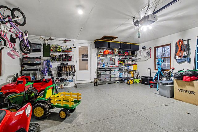 6419 Appleridge Road, Salem Township, MI 48170