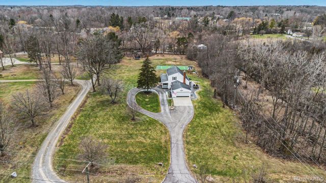 6419 Appleridge Road, Salem Township, MI 48170