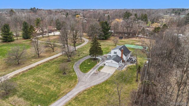 6419 Appleridge Road, Salem Township, MI 48170