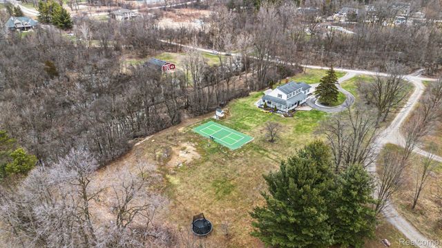 6419 Appleridge Road, Salem Township, MI 48170