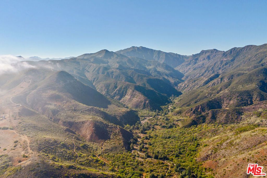 Image 27 of property listing at 5737 Bonsall Drive, Malibu, CA 90265