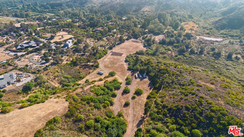 Image 28 of property listing at 5737 Bonsall Drive, Malibu, CA 90265