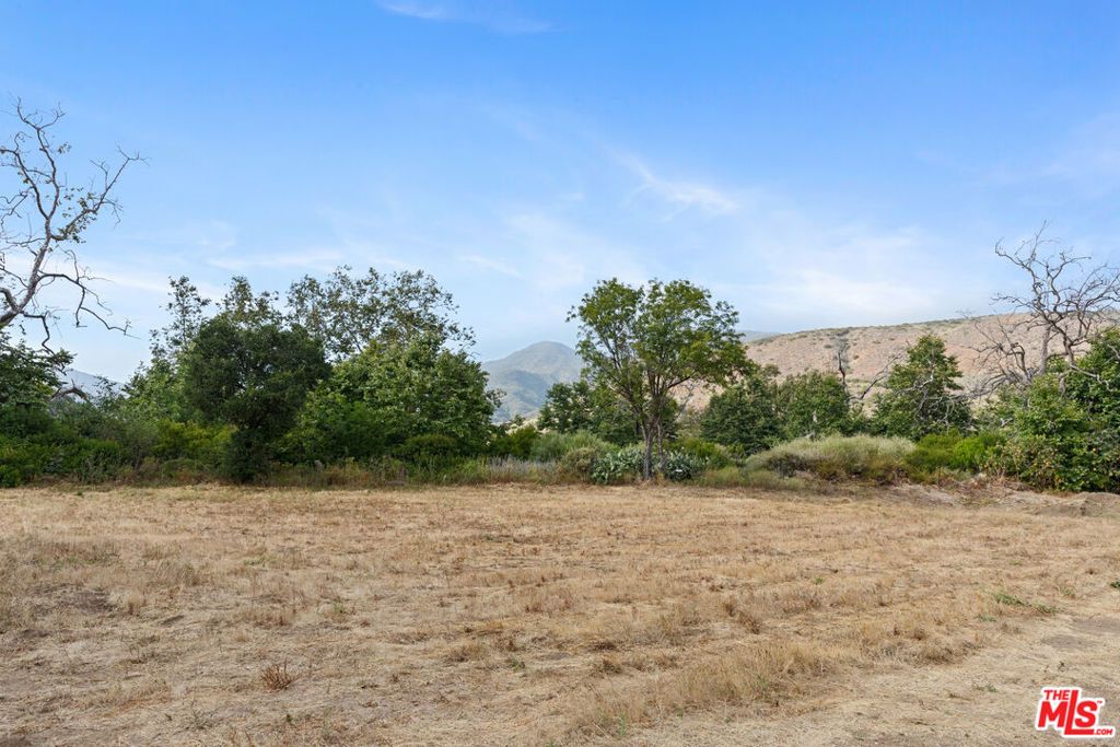 Image 31 of property listing at 5737 Bonsall Drive, Malibu, CA 90265