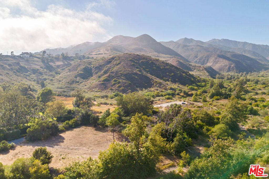 Image 33 of property listing at 5737 Bonsall Drive, Malibu, CA 90265