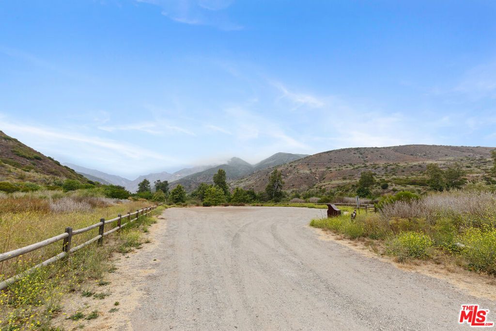 Image 36 of property listing at 5737 Bonsall Drive, Malibu, CA 90265