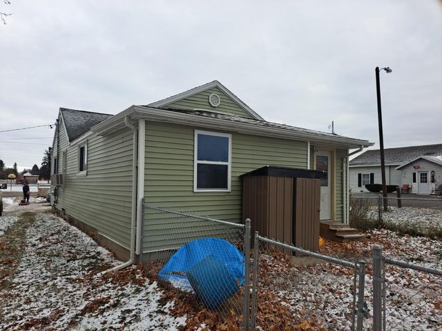 306 W Main Street, Farwell, MI 48622