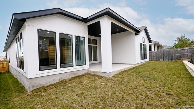 2212 Sur Avenue, New Braunfels, TX 78132