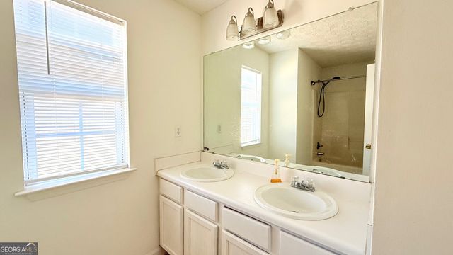 4651 Crawford Oaks Drive, Oakwood, GA 30566