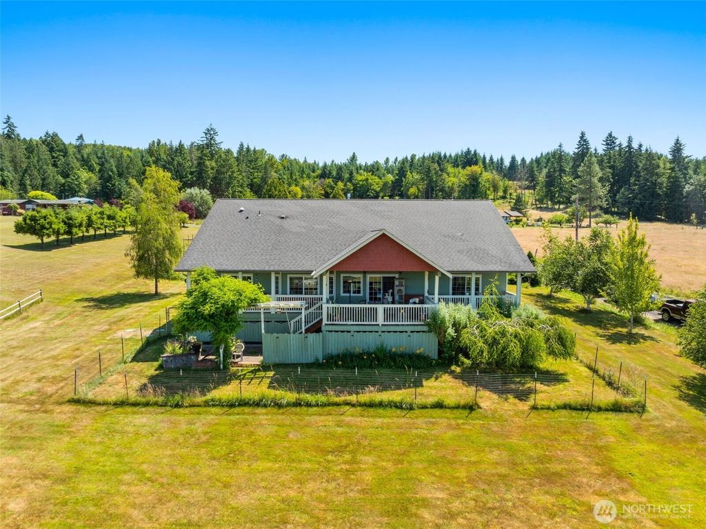 225 Maw Road, Toledo, WA 98591